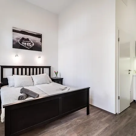 Weiner's Studio Downtown Apartment *